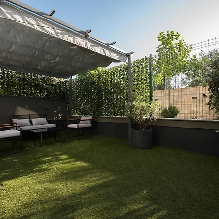 Lux Anya - Private Garden & Garage Space Apartment